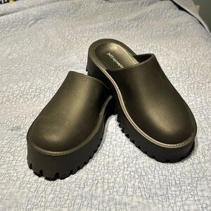 Jeffery Campbell Lugged Platform Clog (8) worn once!